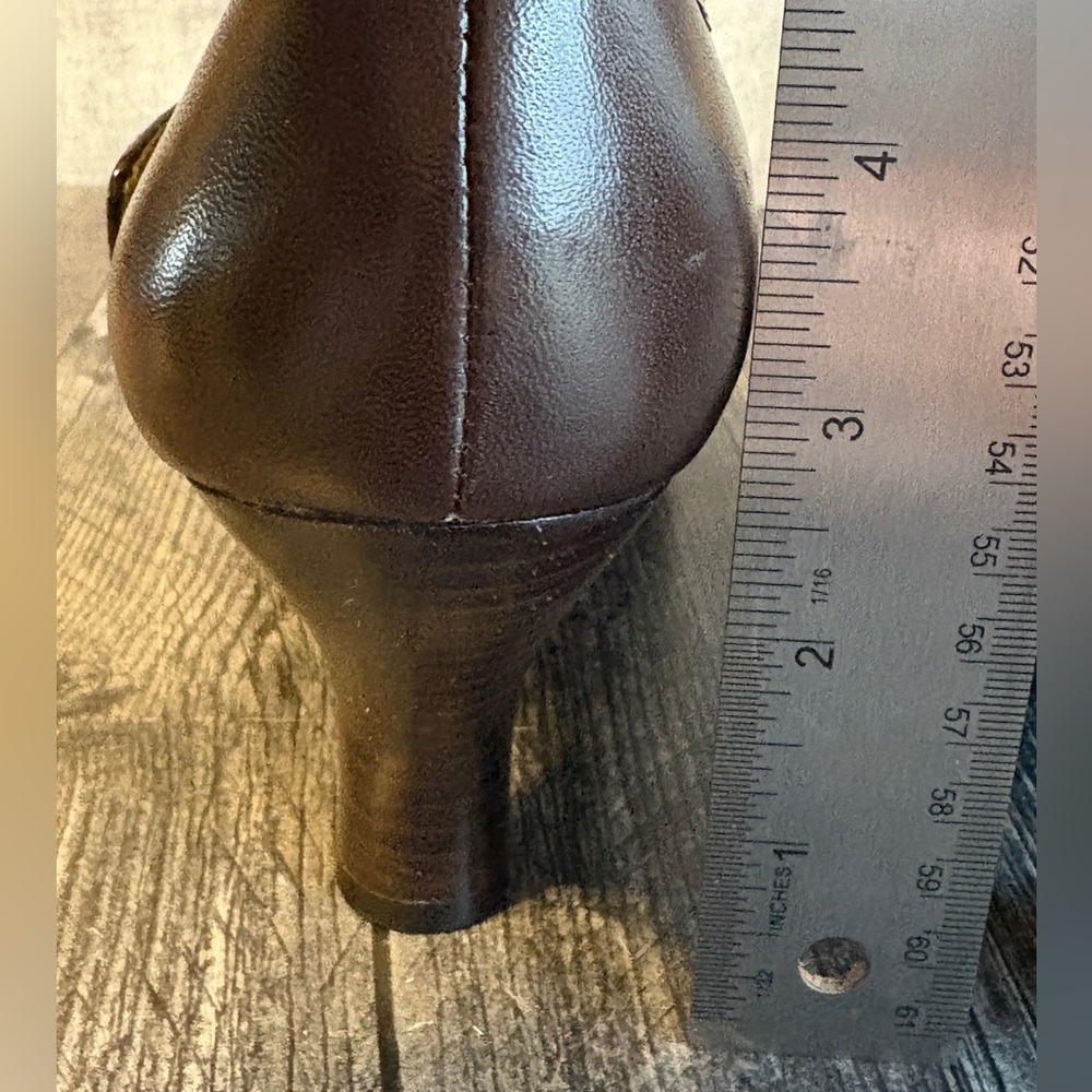 **CLOSET CLOSEOUT** Sofft Brown leather mary jane pumps size 10 - Picture 3 of 6